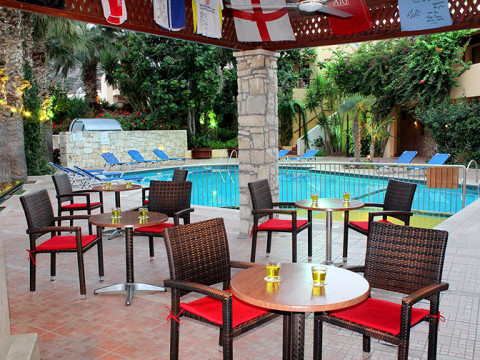 Latania Apts