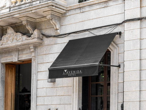 L'avenida Hotel