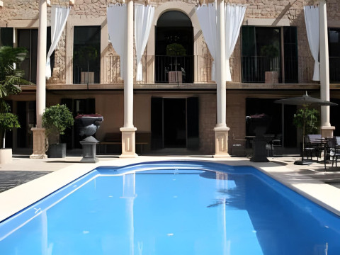 L'avenida Hotel