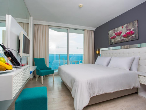 Le Bleu Hotel 