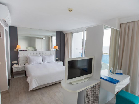 Le Bleu Hotel 