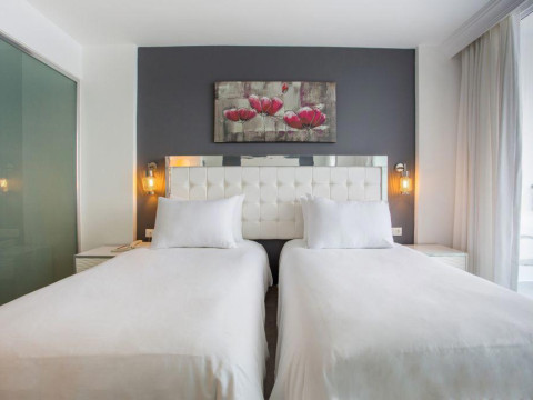 Le Bleu Hotel & Resort