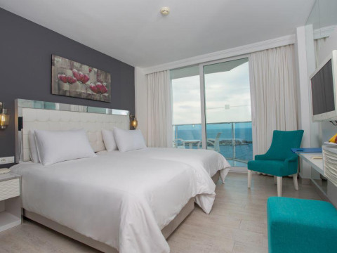 Le Bleu Hotel & Resort