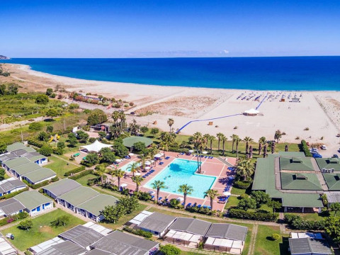 LE DUNE BEACH CLUB