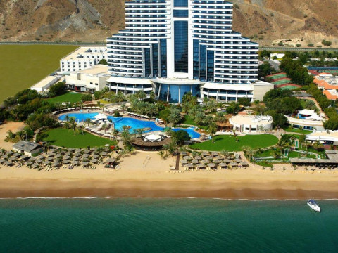 Le Meridien Al Aqah Beach Resort