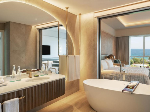 Le Meridien Al Aqah Beach Resort