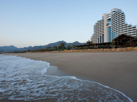 Le Meridien Al Aqah Beach Resort