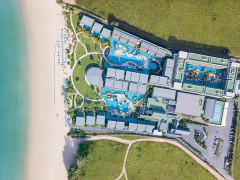Le Meridien Khao Lak Resort & Spa