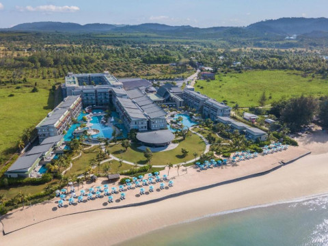 Le Meridien Khao Lak Resort & Spa