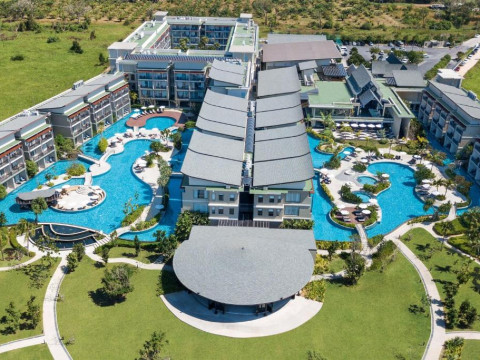 Le Meridien Khao Lak Resort & Spa