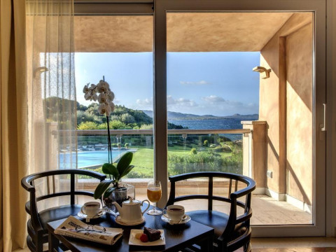 L'Ea Bianca Luxury Resort