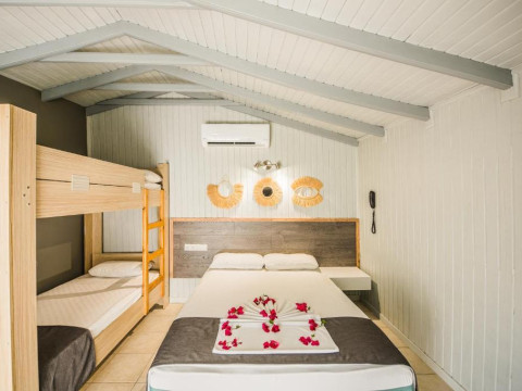 Leda Beach Hotel