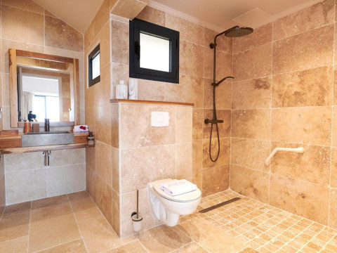 LES GALETS ROUGES LODGES & SPA