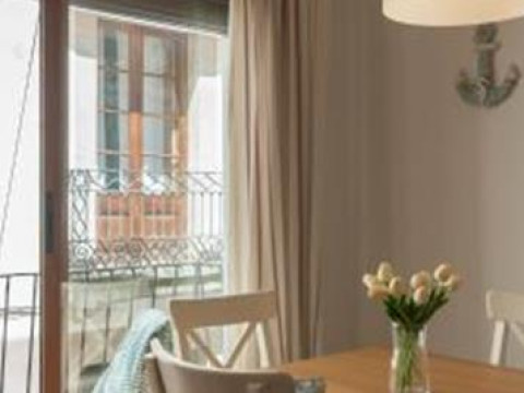 Lets Holidays Centric House with Parking