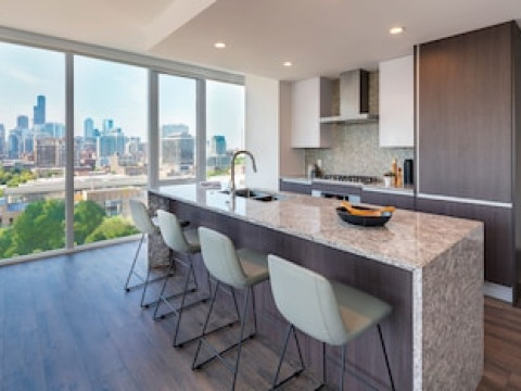 LEVEL CHICAGO – OLD TOWN