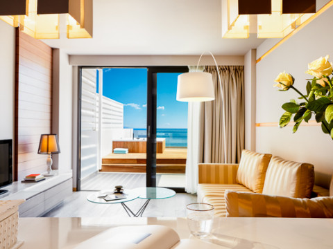 Lichnos Beach Hotel and Suites