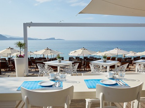 Lichnos Beach Hotel & Suites