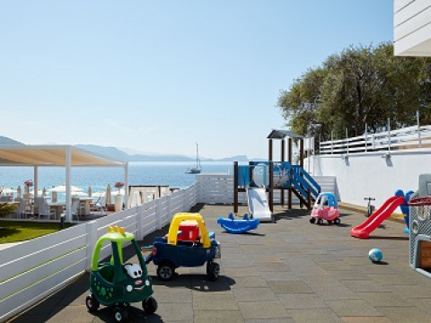 Lichnos Beach Hotel & Suites