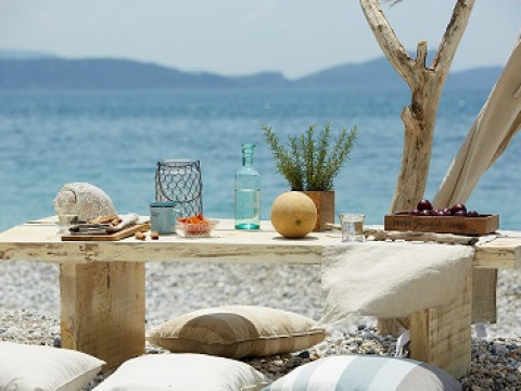 Lichnos Beach Hotel & Suites