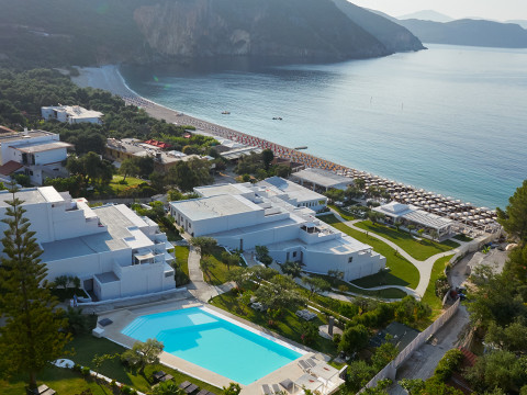 Lichnos Beach Hotel & Suites