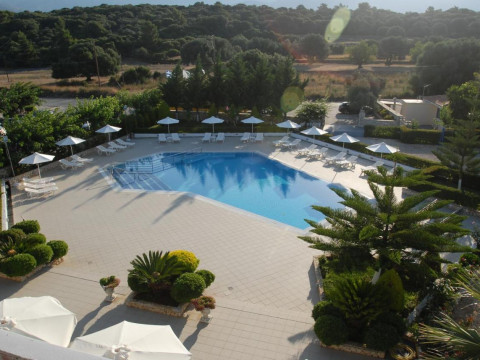 Limanaki Hotel