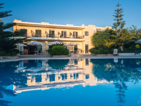 Limanaki Hotel