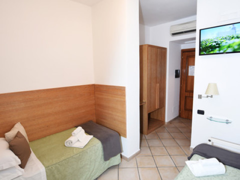 LINDOS BLU LUXURY HOTEL & SUITES