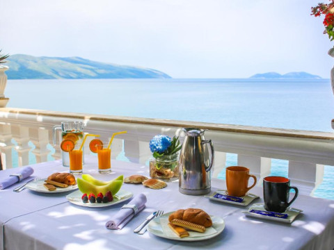 Liro Hotel