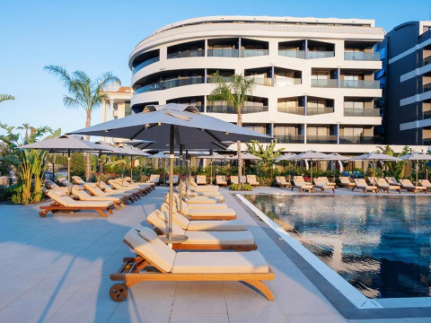 LIU RESORTS
