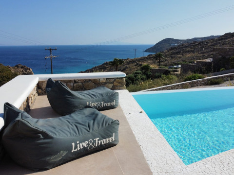 Live and Travel Greece