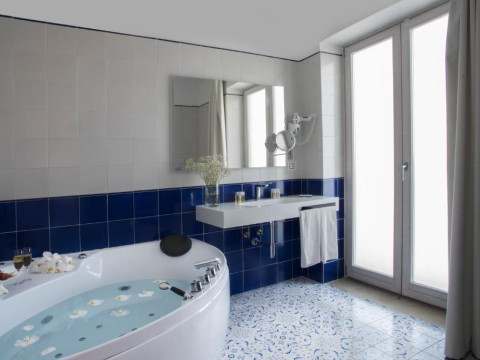 Hotel Lloyd's Baia