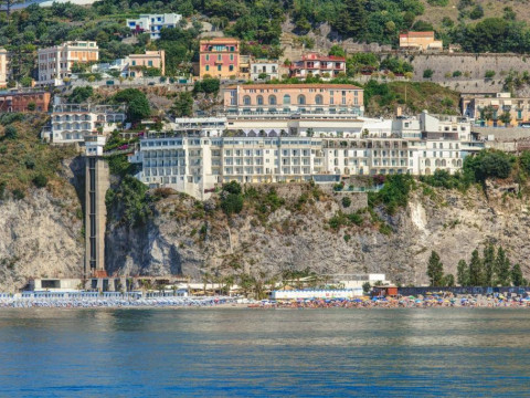 Hotel Lloyd's Baia