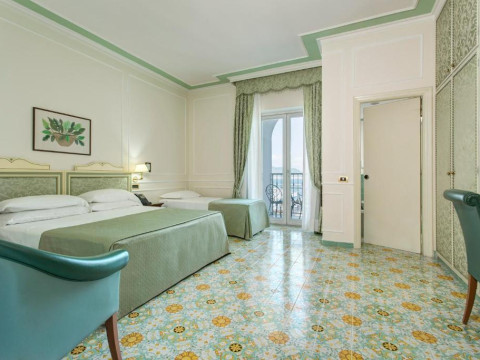 Hotel Lloyd's Baia