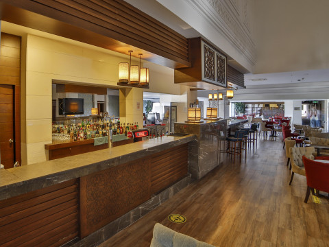 Side Aluna Hotel