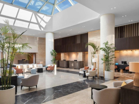 DoubleTree by Hilton Sharks Bay