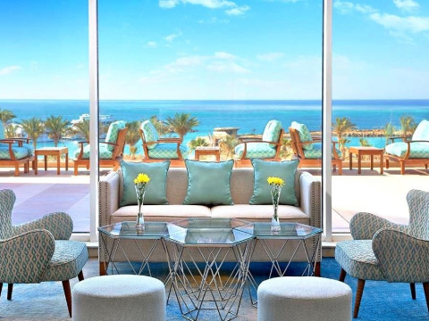 Hilton Plaza Hotel
