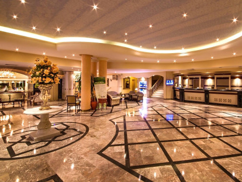AQUA HOTEL