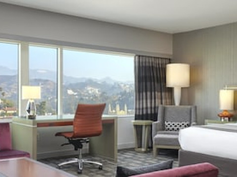 LOEWS HOLLYWOOD