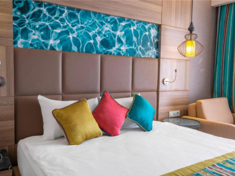 LONG BEACH RESORT  SPA
