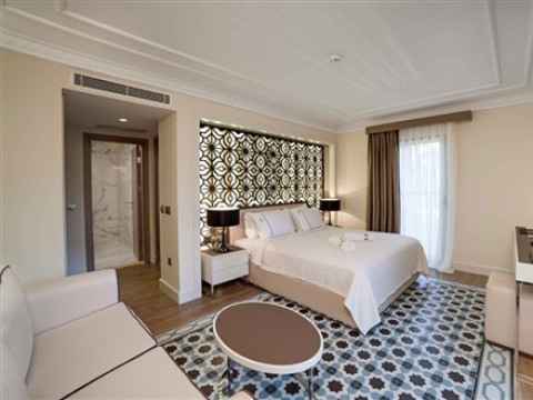 LONG BEACH CLUB NATURE