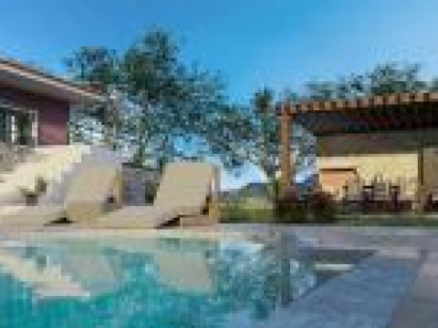 Lorraine's Apartments