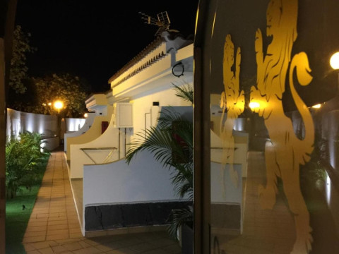 LOS LEONES BUNGALOWS
