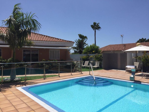 LOS LEONES BUNGALOWS