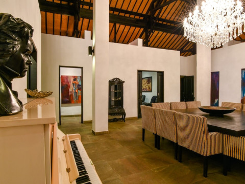 Lovina Residence