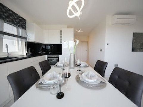 LUXURY MAJPRUZ SUITES