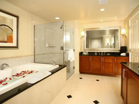 Luxury Suites International at The Signature