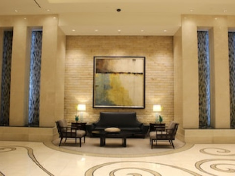 LUXURY SUITES INTERNATIONAL AT THE SIGNATURE