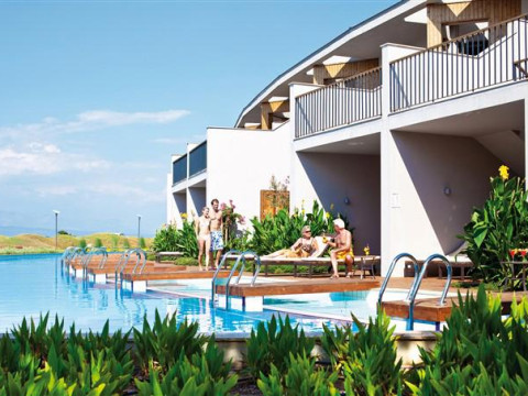 LYKIA WORLD LINKS & GOLF