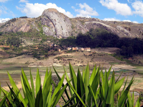 Madagascar Taramul Culturii Malgase si al Peisajelor Salbatice