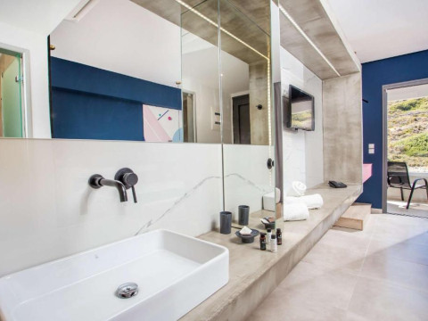 MADISON BOUTIQUE HOTEL